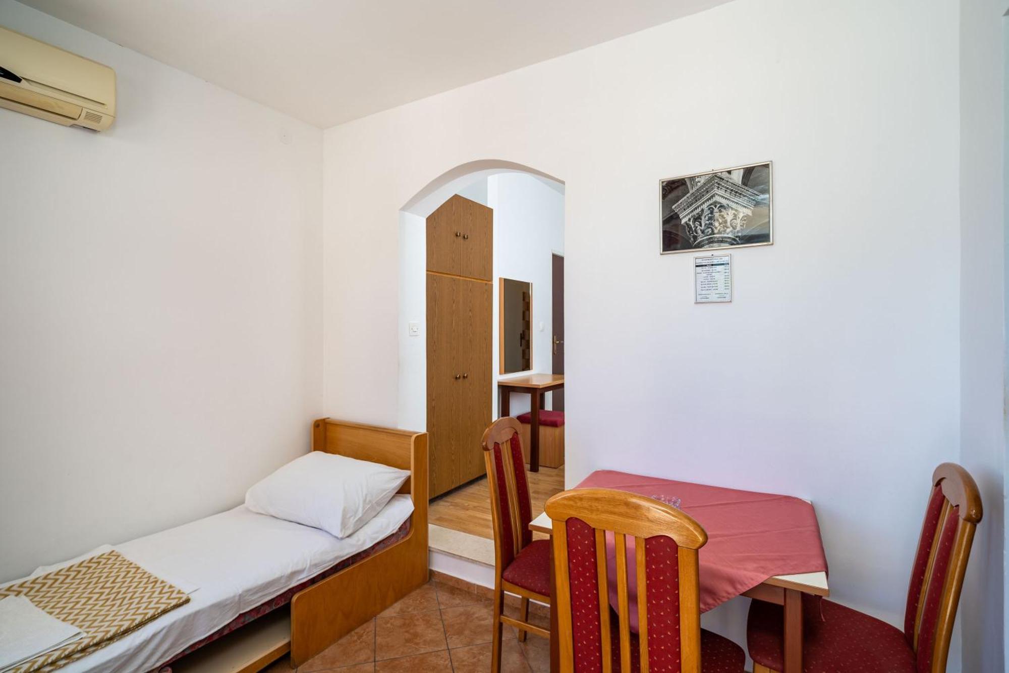 Apartments Klis Mlini Szoba fotó